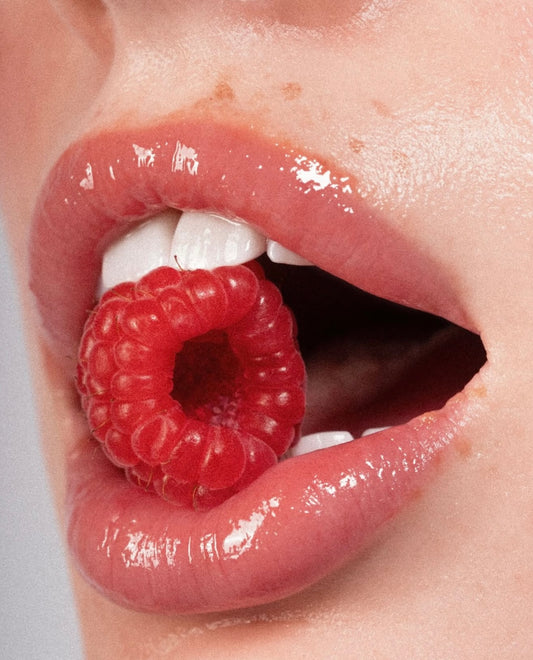 ÂN-GLOSS in the shade Berry Crumble